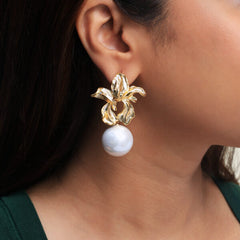 Flora Pearl Earrings