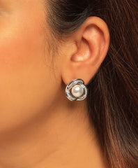 Floria Pearl Earrings
