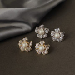 Leila Pearl Earrings-Silver