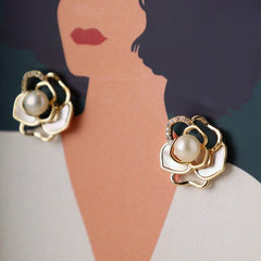 Lisa Gold Rose Earrings