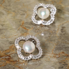 Pearly Clover Silver