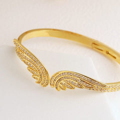 Arzu Feather Kada