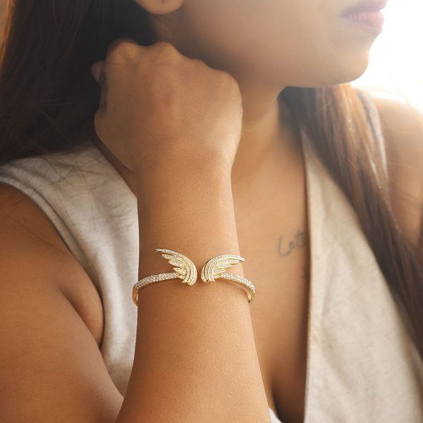 Arzu Feather Kada