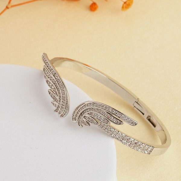 Arzu Feather Kada