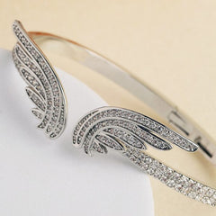 Arzu Feather Kada