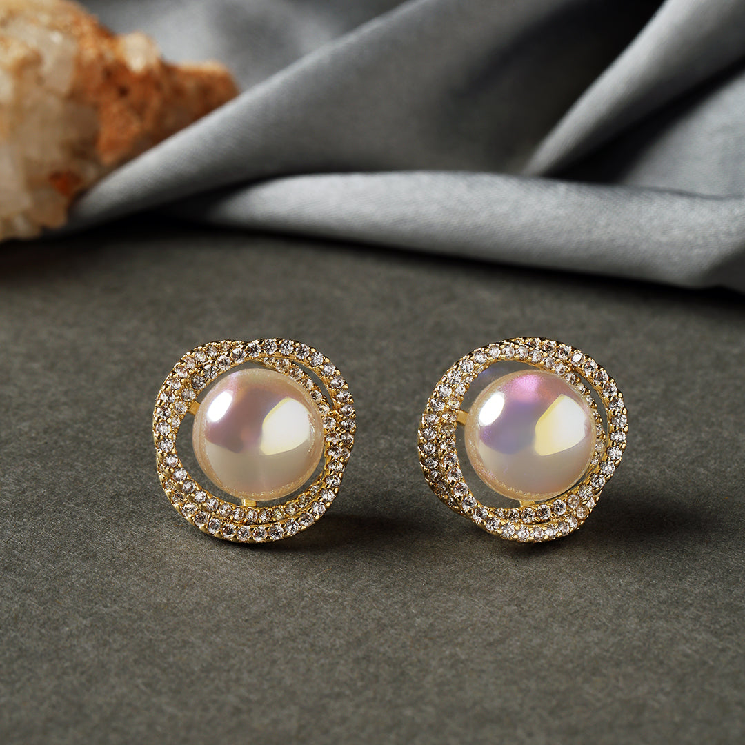 Megan Pearl White Chromatic