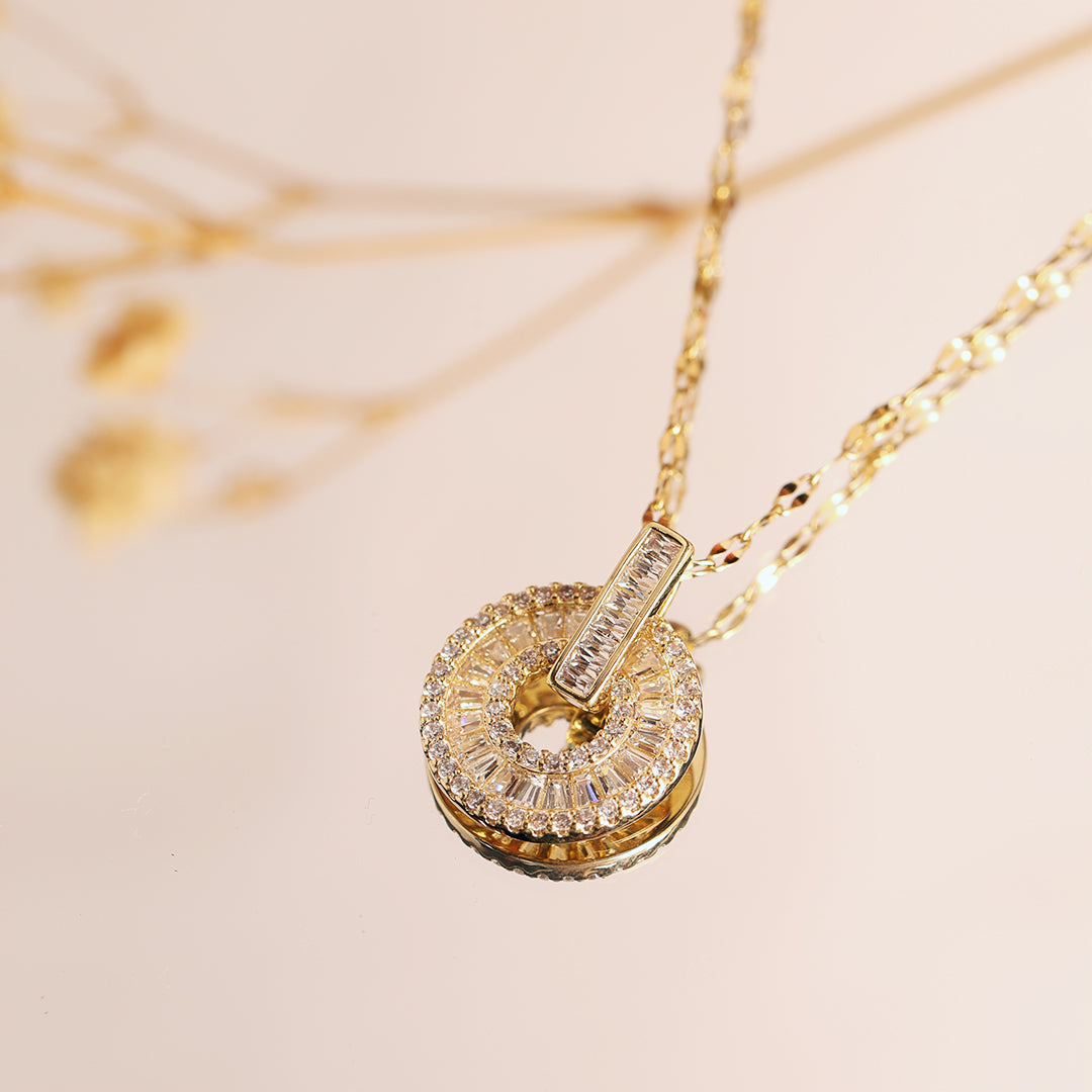 Zinovia Round Pendant