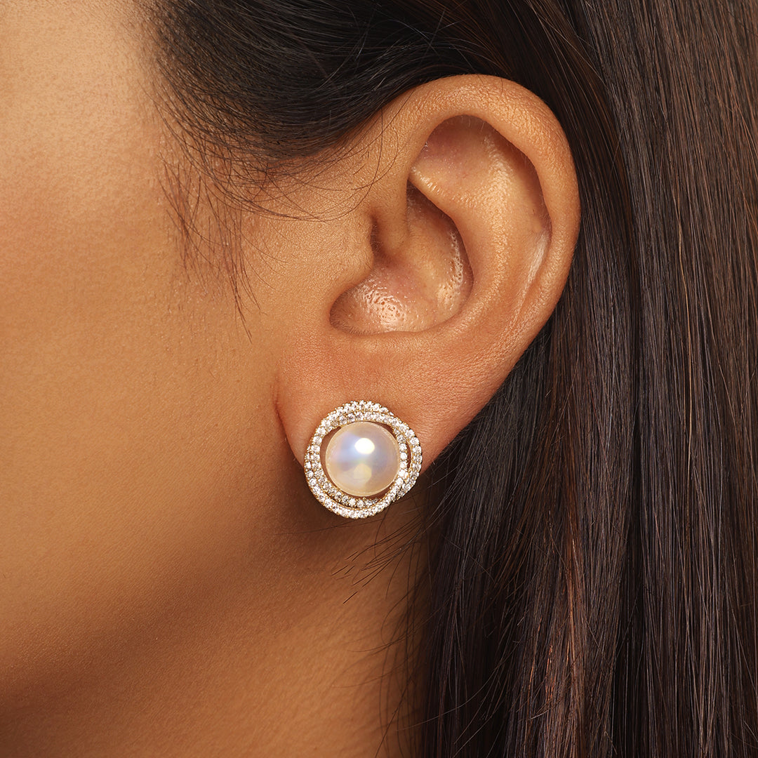 Megan Pearl White-Gold