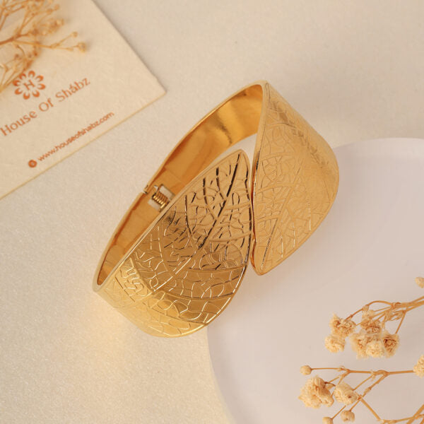 Leaf Kada