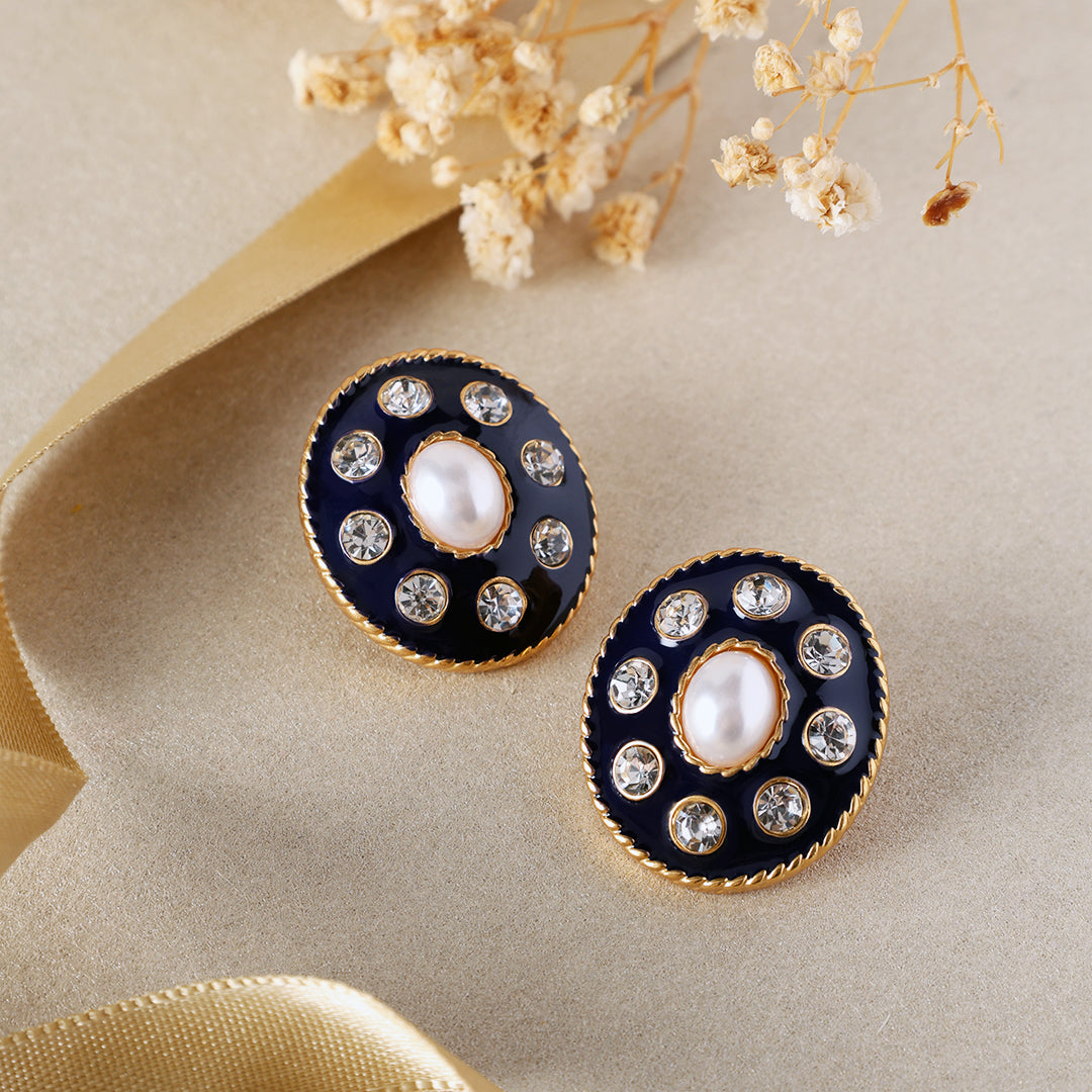 Lyra Oval Earrings White