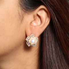 Noor Pearl Earrings Gold