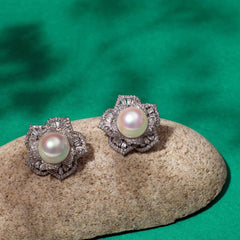 Rida Pearl Flower Earrings- Rose Gold